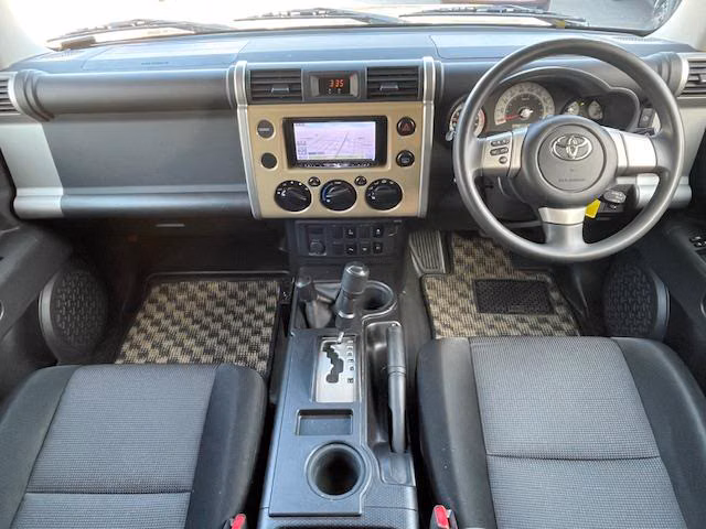 TOYOTA FJ CRUISER