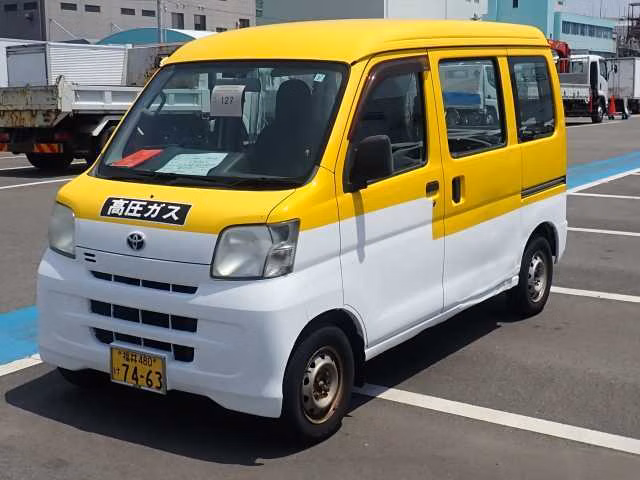 TOYOTA PIXIS VAN