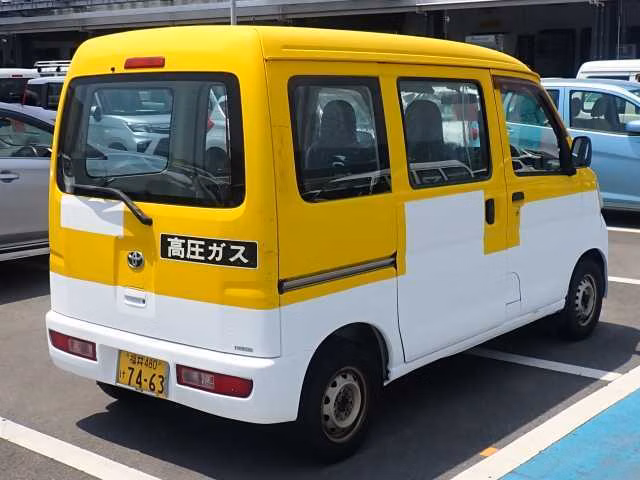 TOYOTA PIXIS VAN