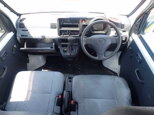 TOYOTA PIXIS VAN