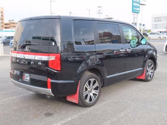 MITSUBISHI DELICA D:5