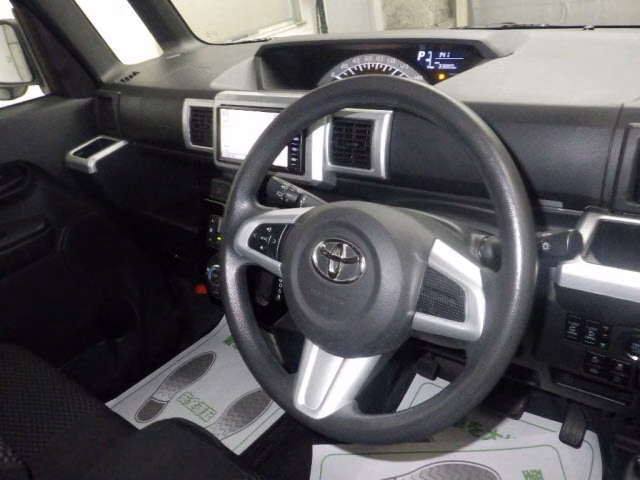 TOYOTA PIXIS MEGA