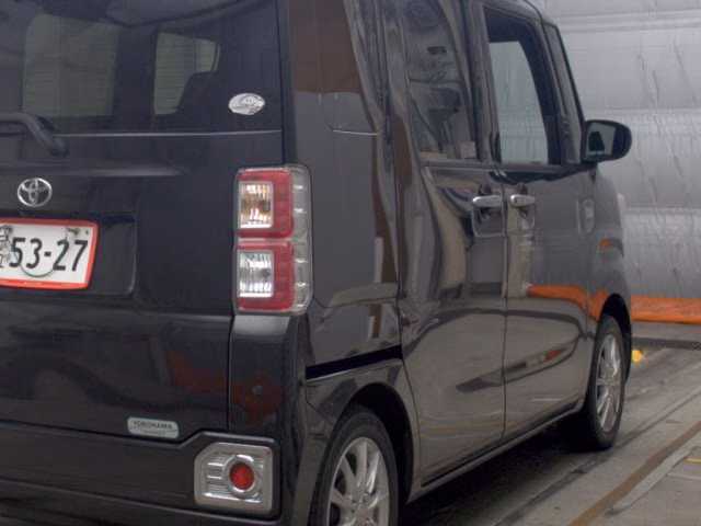 TOYOTA PIXIS MEGA
