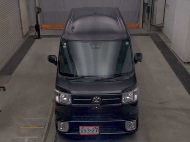 TOYOTA PIXIS MEGA