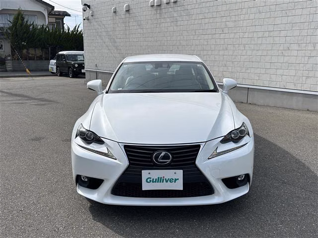 LEXUS IS300H