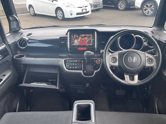 HONDA N-BOX