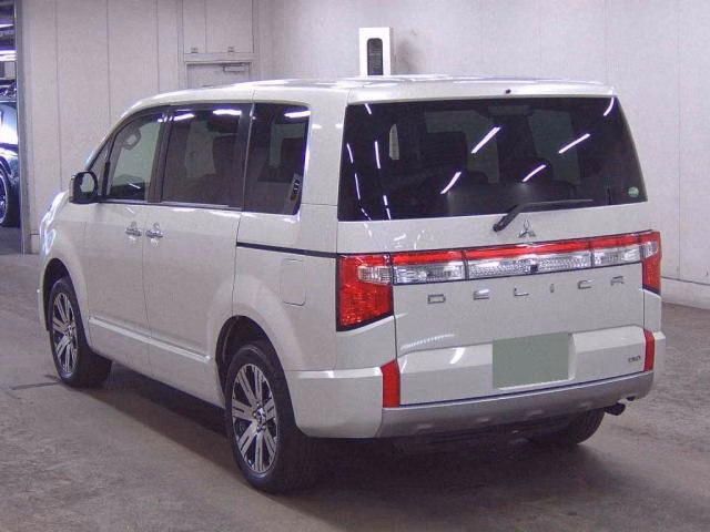 MITSUBISHI DELICA D:5