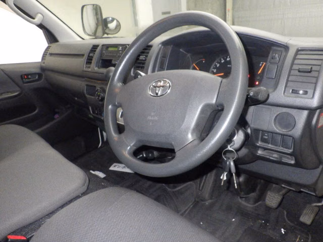 TOYOTA REGIUS ACE