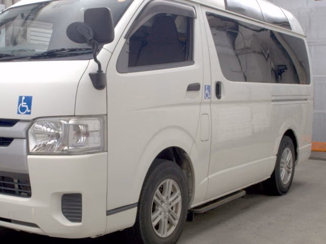 TOYOTA REGIUS ACE