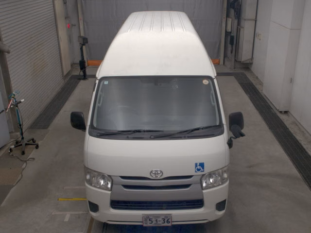 TOYOTA REGIUS ACE