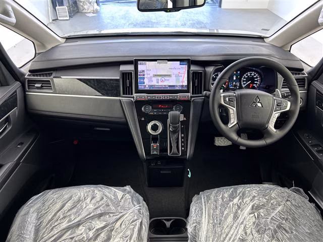 MITSUBISHI DELICA D:5