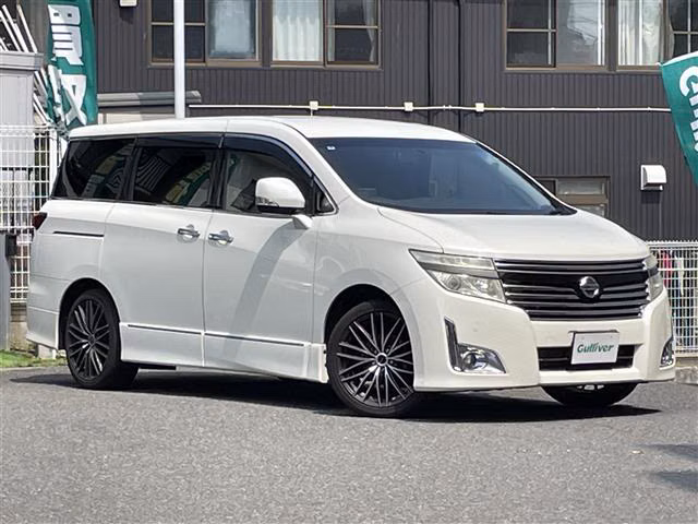 NISSAN ELGRAND