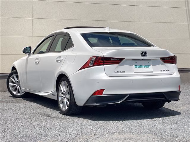 LEXUS IS300H