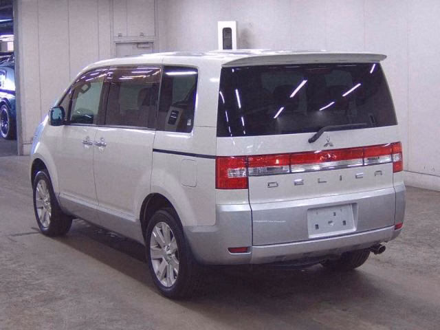 MITSUBISHI DELICA D:5