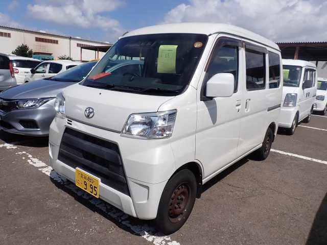 TOYOTA PIXIS VAN