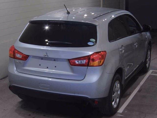 MITSUBISHI RVR