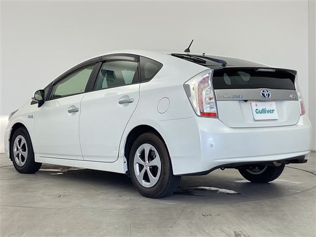 TOYOTA PRIUS PHV