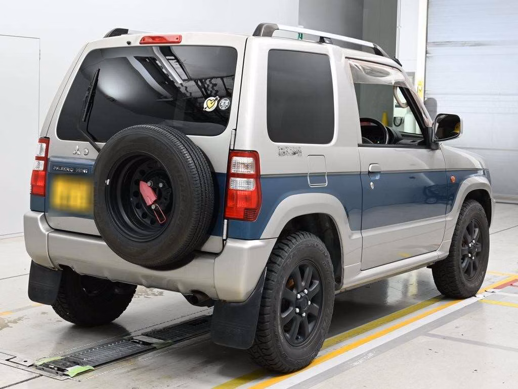 MITSUBISHI PAJERO MINI
