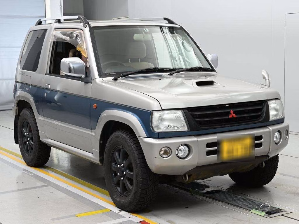 MITSUBISHI PAJERO MINI