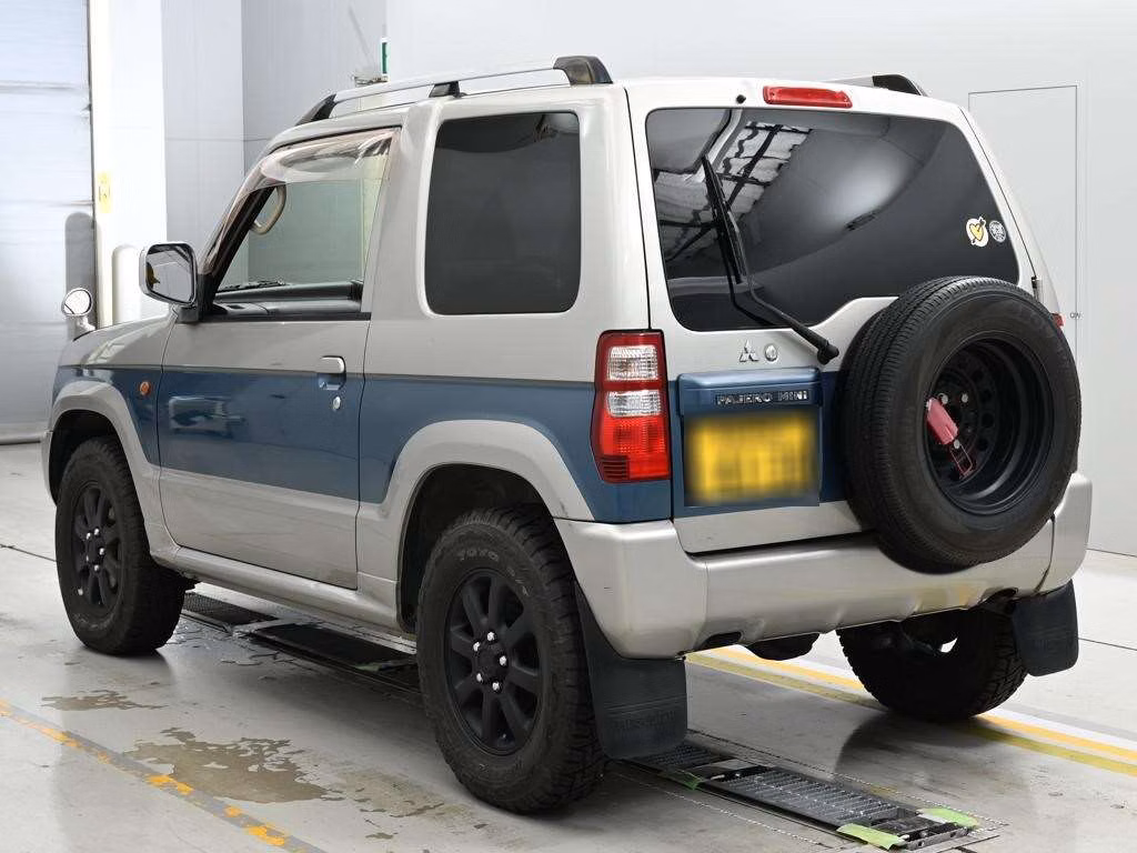 MITSUBISHI PAJERO MINI
