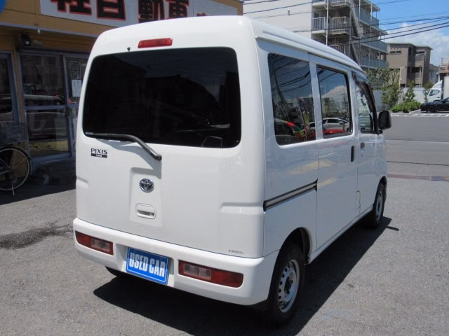 TOYOTA PIXIS VAN