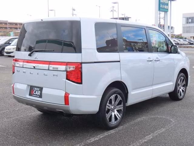 MITSUBISHI DELICA D:5