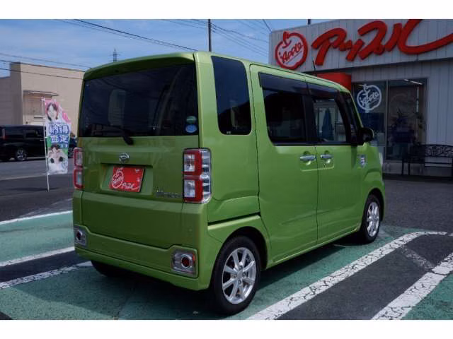 DAIHATSU WAKE