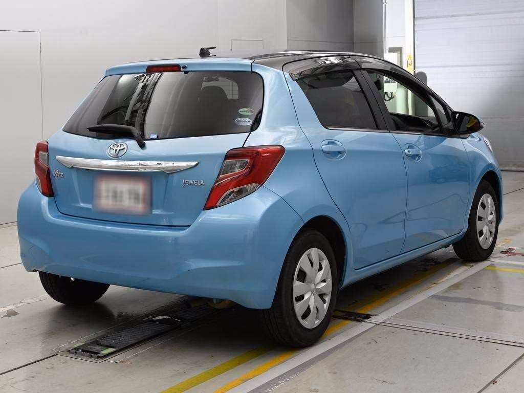 TOYOTA VITZ