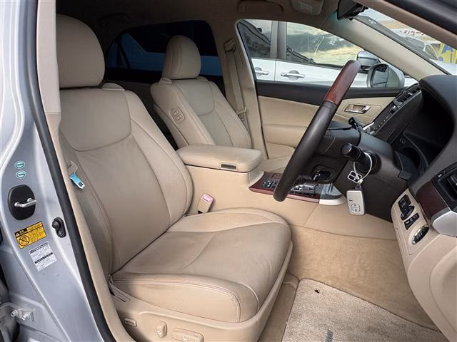 TOYOTA CROWN MAJESTA
