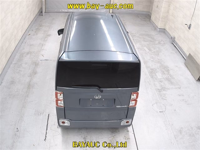 DAIHATSU WAKE