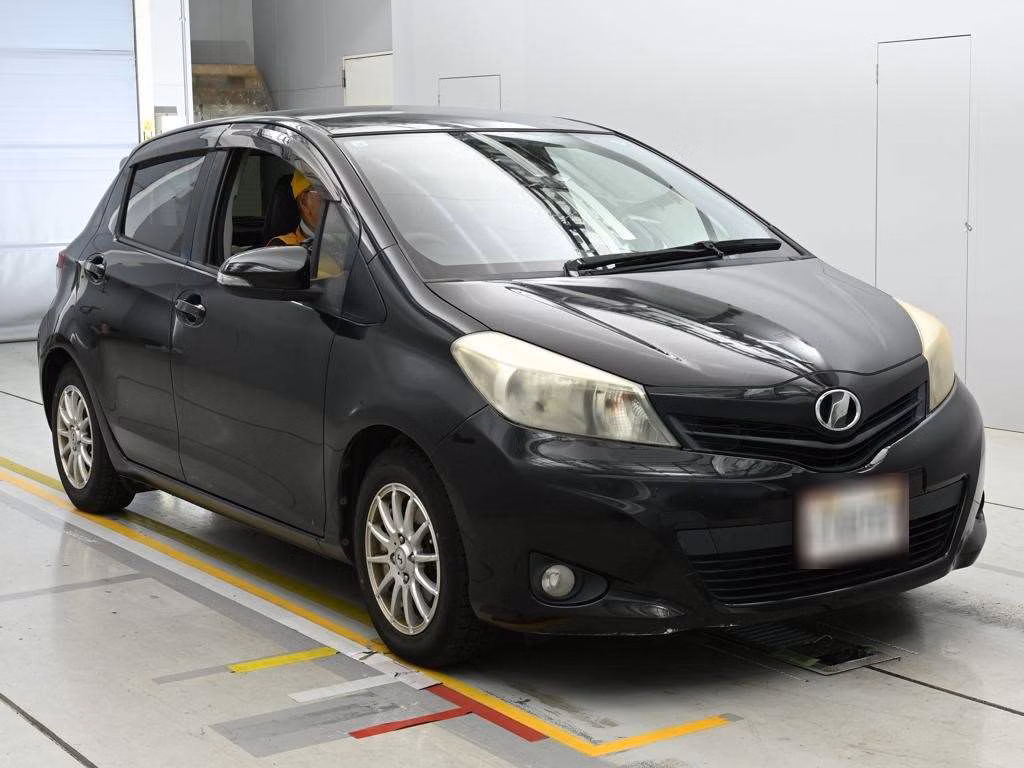 TOYOTA VITZ