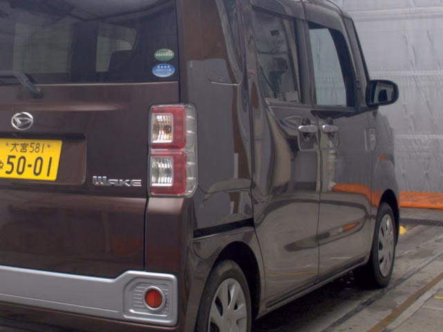 DAIHATSU WAKE