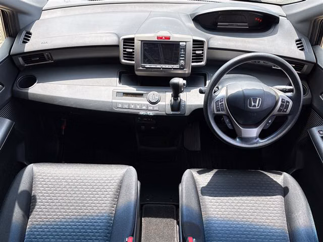 HONDA FREED SPIKE