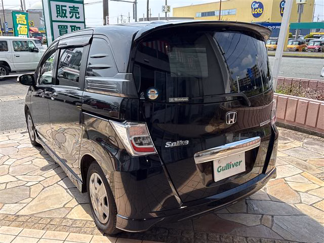 HONDA FREED SPIKE