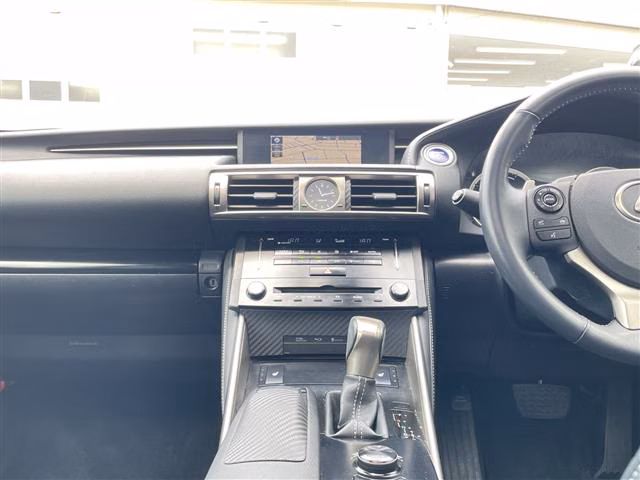 LEXUS IS300H