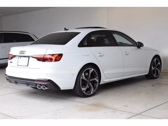 AUDI S4