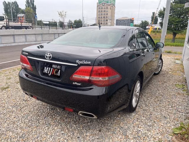 TOYOTA CROWN