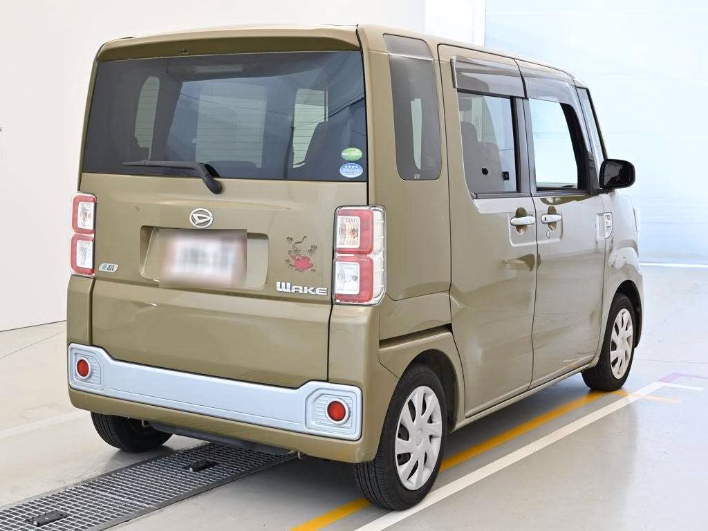 DAIHATSU WAKE