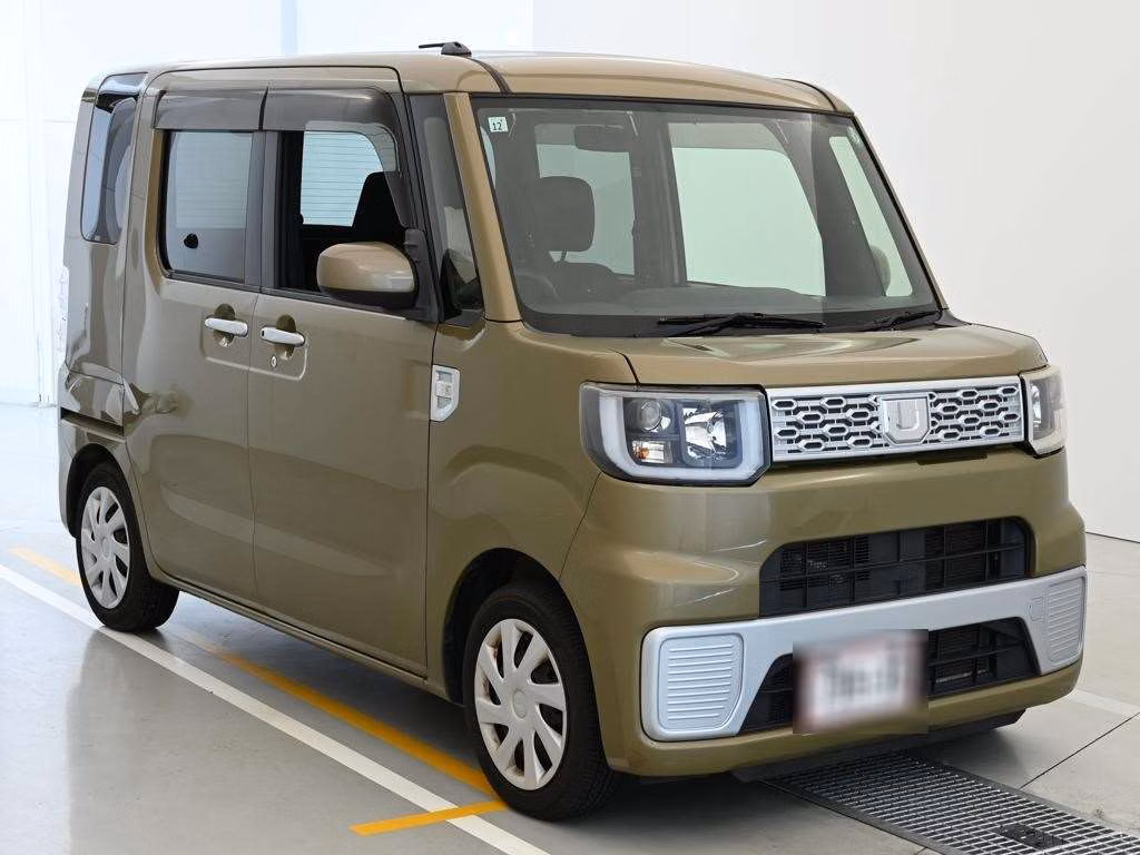 DAIHATSU WAKE