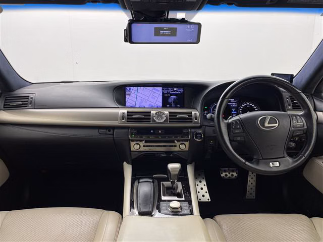 LEXUS LS600H