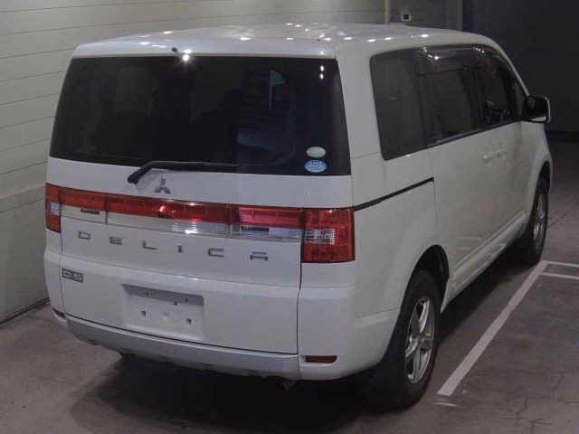 MITSUBISHI DELICA D:5
