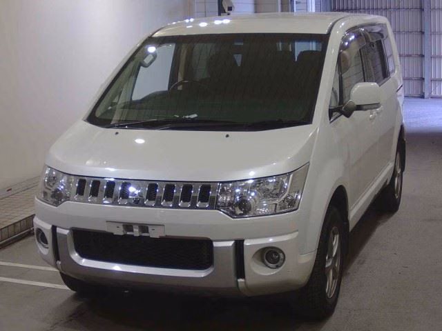 MITSUBISHI DELICA D:5