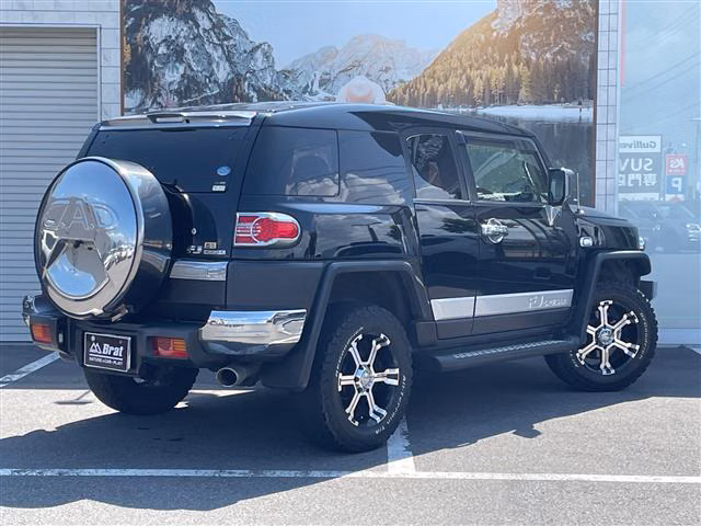 TOYOTA FJ CRUISER