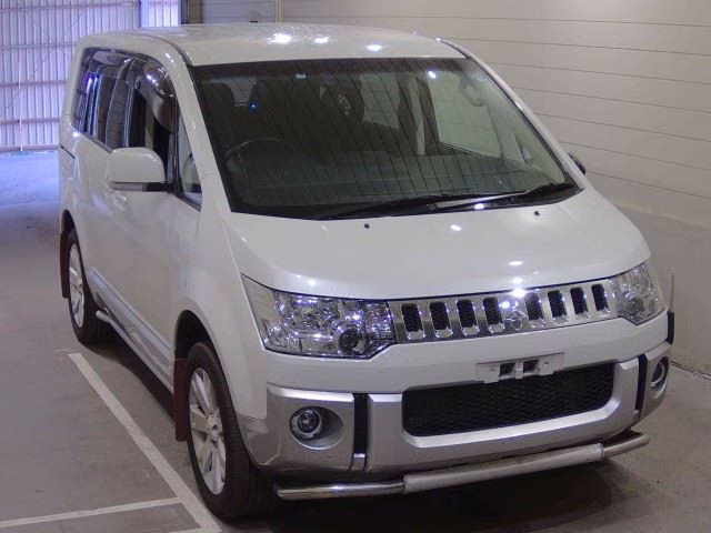 MITSUBISHI DELICA D:5