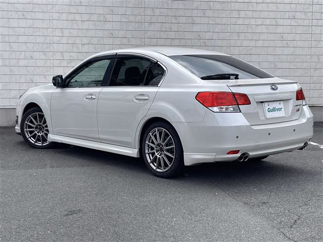 SUBARU LEGACY B4