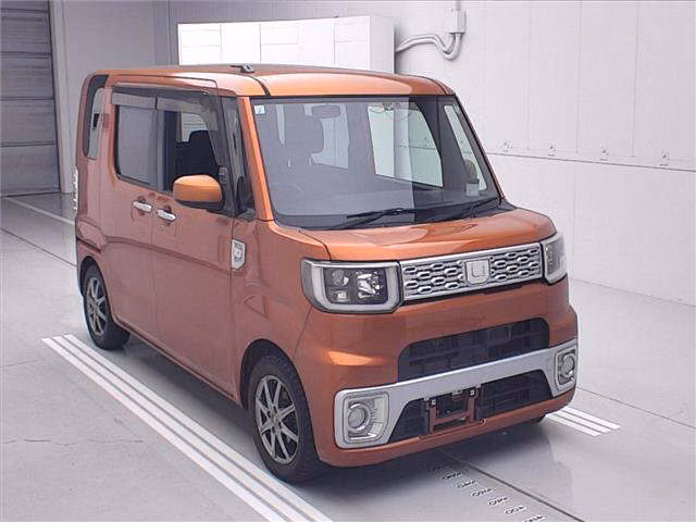 DAIHATSU WAKE
