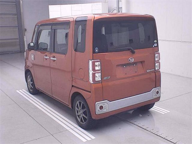 DAIHATSU WAKE