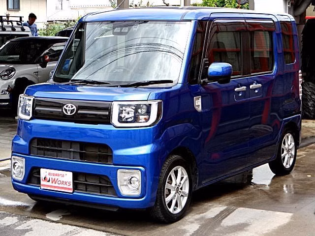 TOYOTA PIXIS MEGA