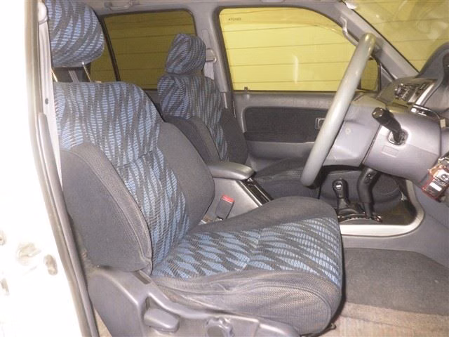 TOYOTA HILUX SURF