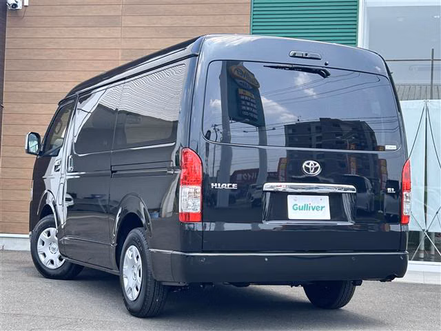 TOYOTA HIACE